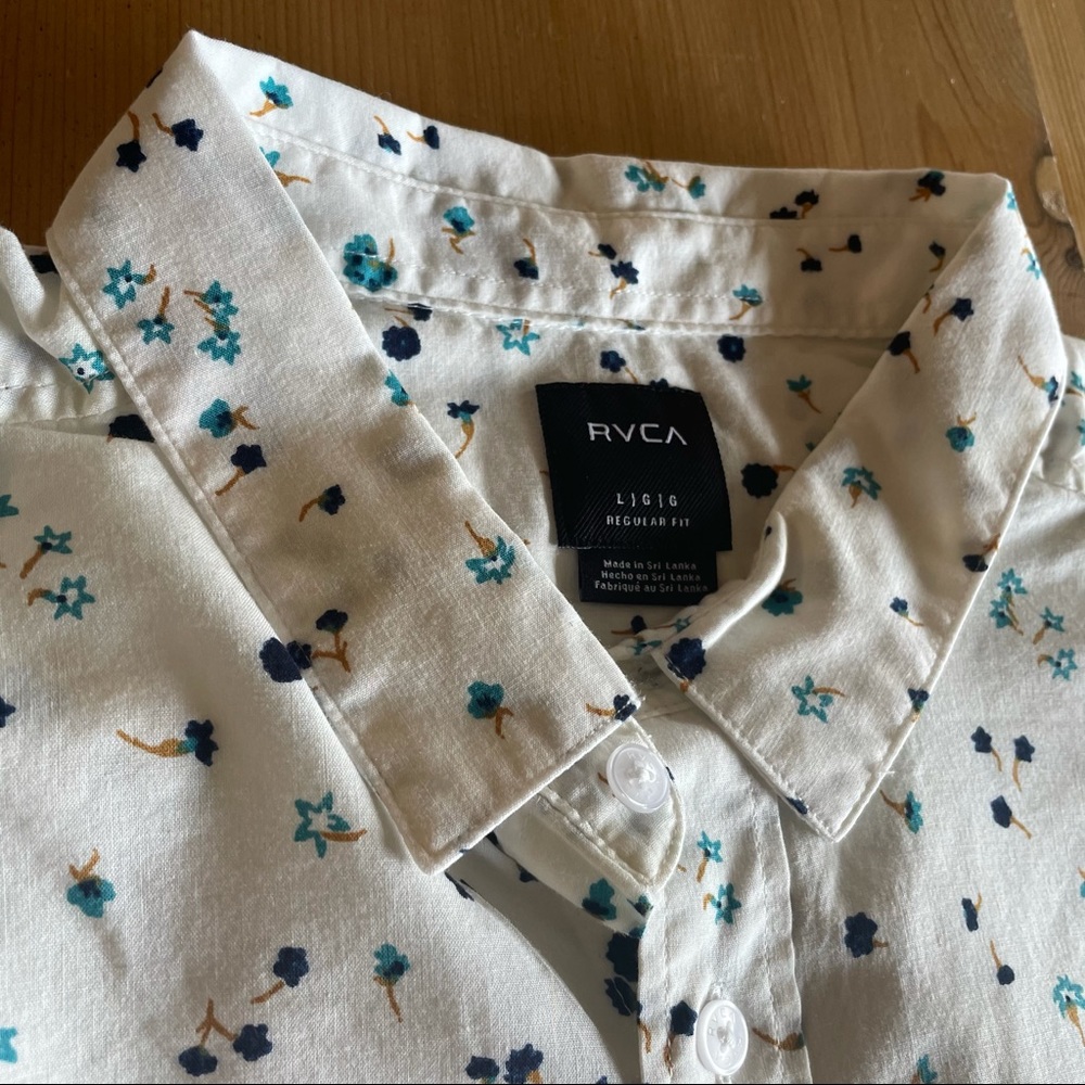 RVCA | 🆕 Calico button up - Picture 6 of 9